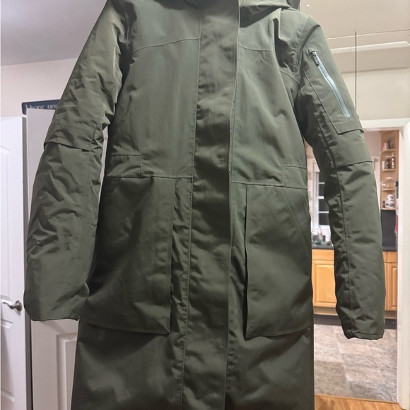 Lululemon Snow Warrior 3-in-1 Parka in Dark Olive, Size 6 - Picture 2 of 7